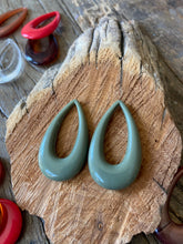 Load image into Gallery viewer, Vintage Acrylic Open Hoop