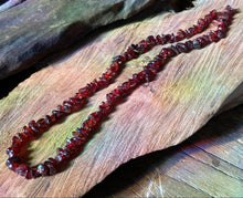 Load image into Gallery viewer, Garnet Chip beads