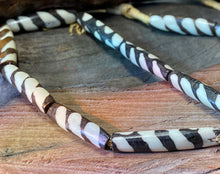 Load image into Gallery viewer, Natural Striped Horn Beads
