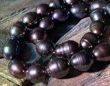 Load image into Gallery viewer, 10mm Freshwater Tahitian Pearls
